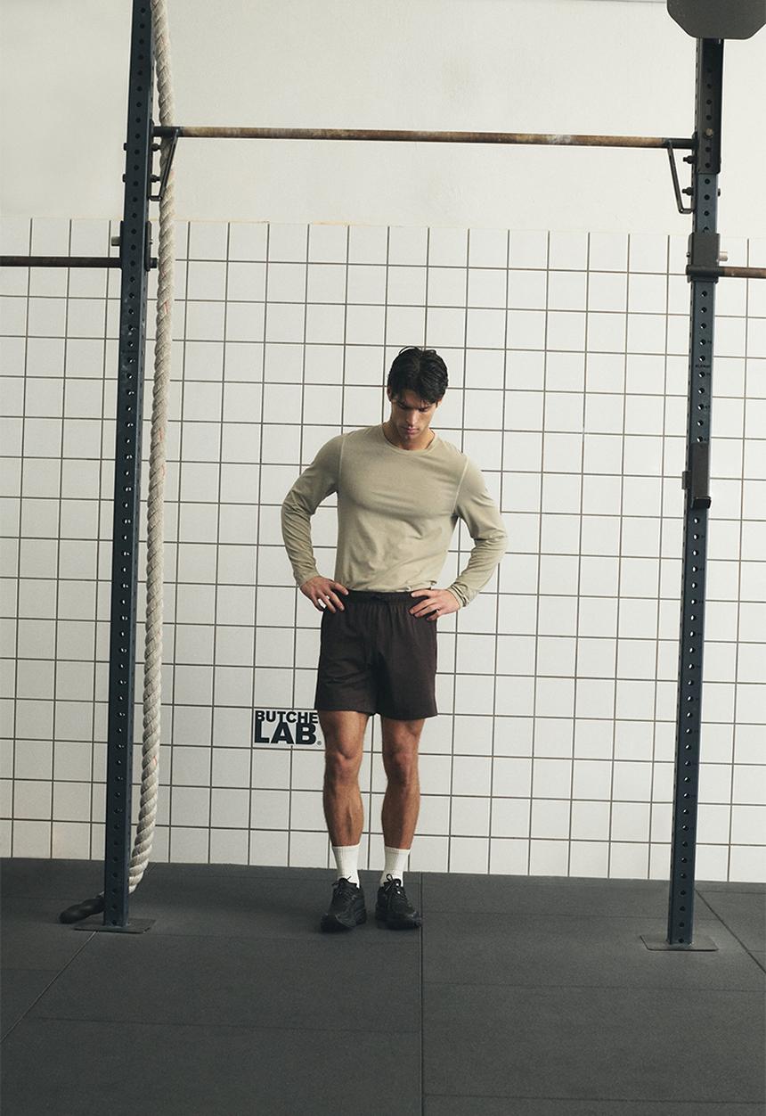 H&M - Regular fit long-sleeve sports top with drymove - light beige