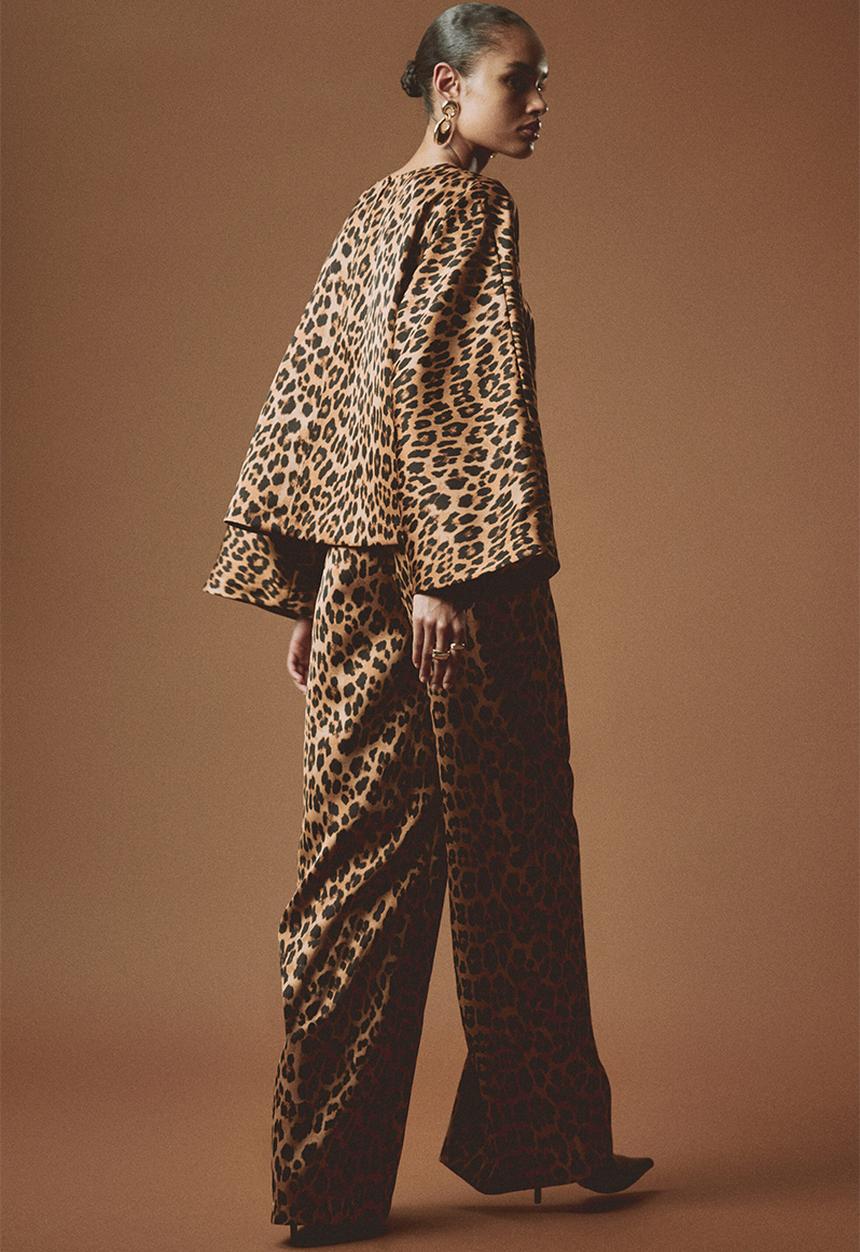 H&M - Loose-fit blouse - dark beige/leopard print