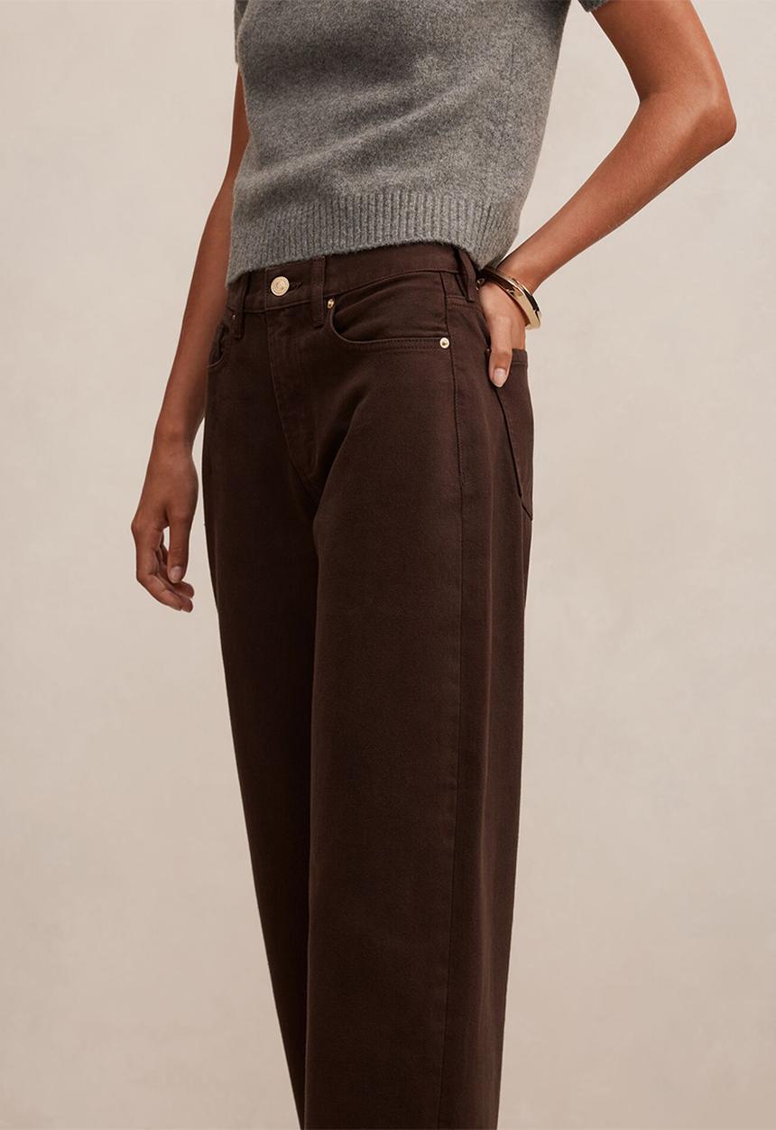 Forever New - Emma mid-rise barrel jeans in chocolate