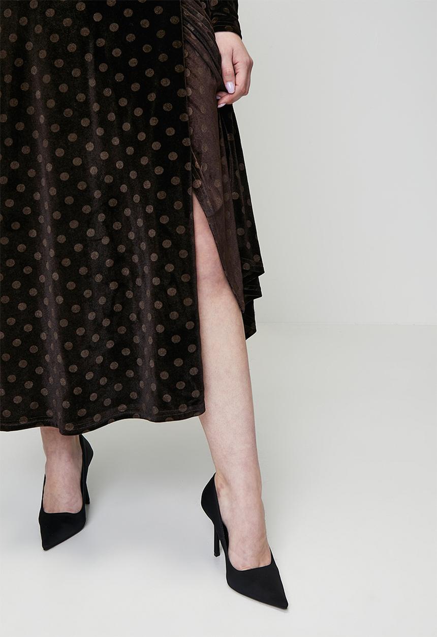 Me&B - Plus Velvet Choc Spot Wrap Dress - brown