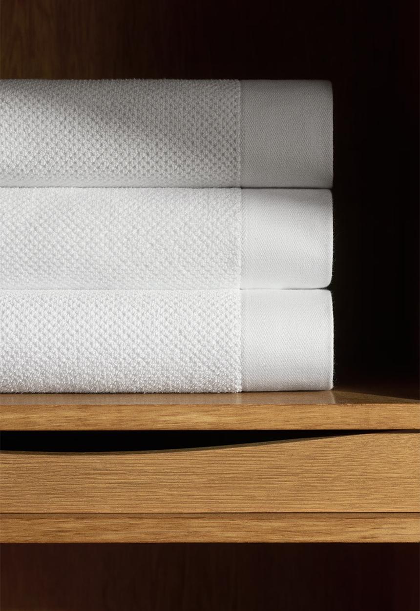 H&M - Cotton terry bath towel - white
