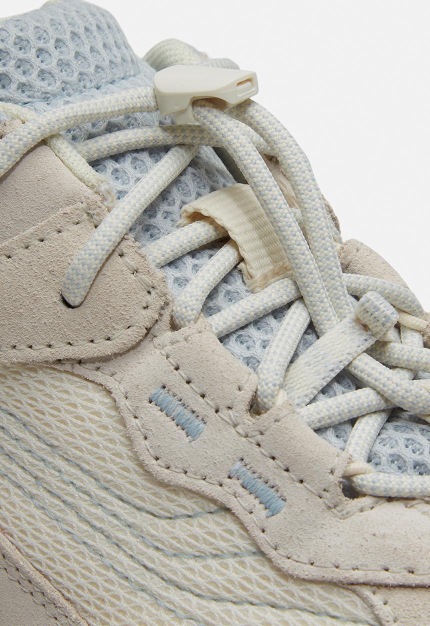 Motion access low lace up waterproof sneaker - natural suede