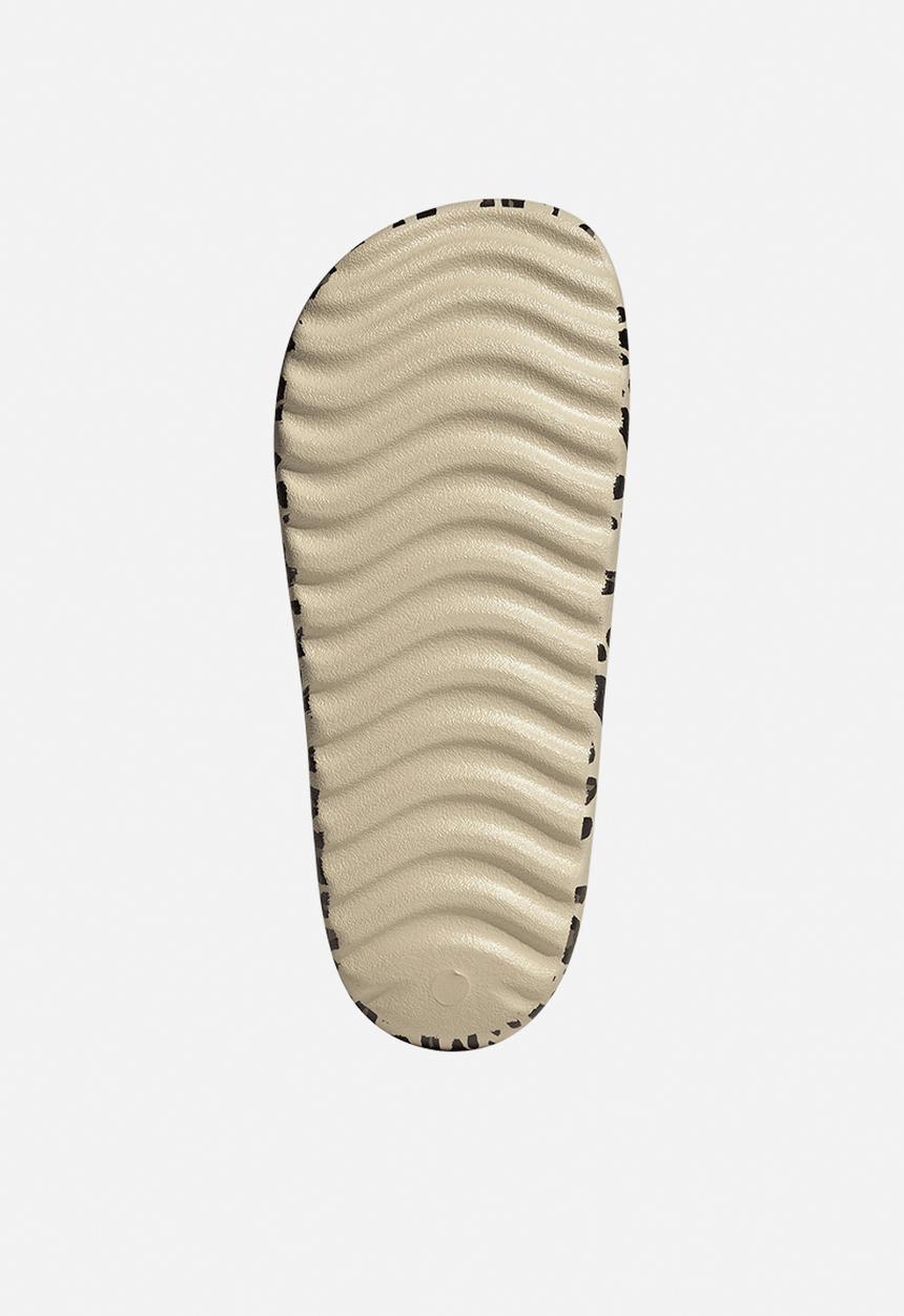 adidas Originals - Adilette Lumia - Crystal Linen/Core Black/Khaki Six