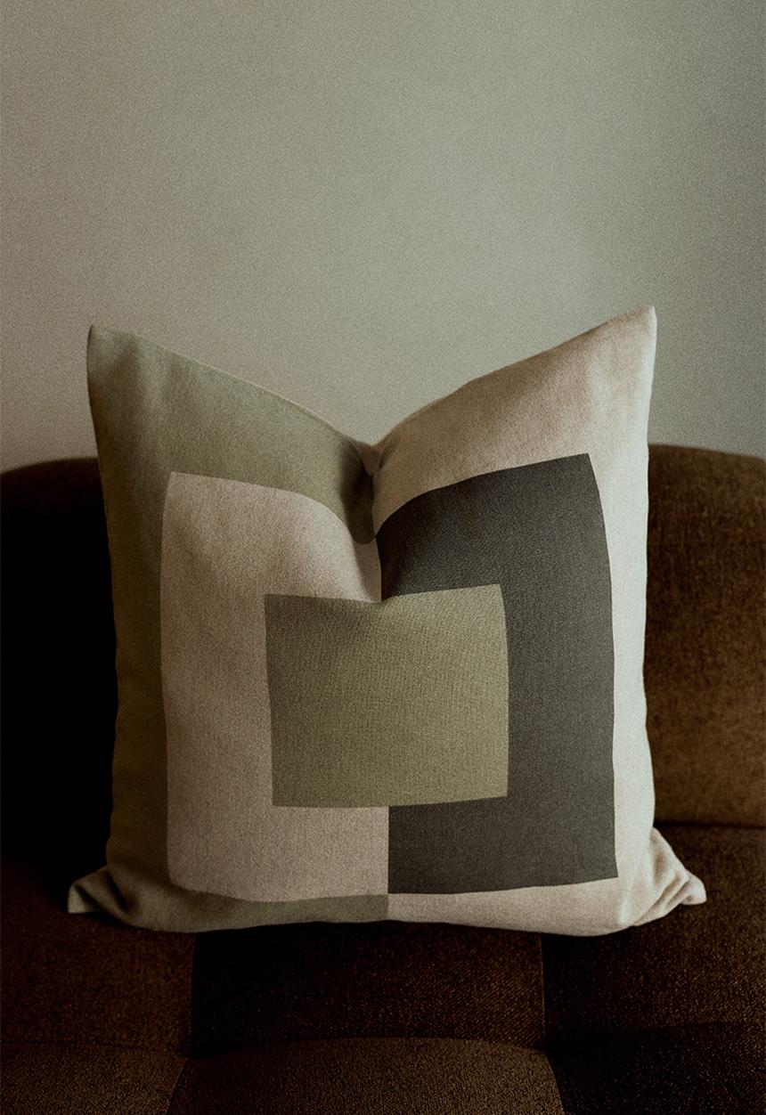 H&M - Linen-blend cushion cover - sage green/beige