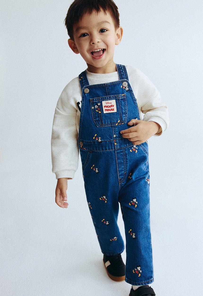 H&M - Printed denim dungarees - denim blue/mickey mouse