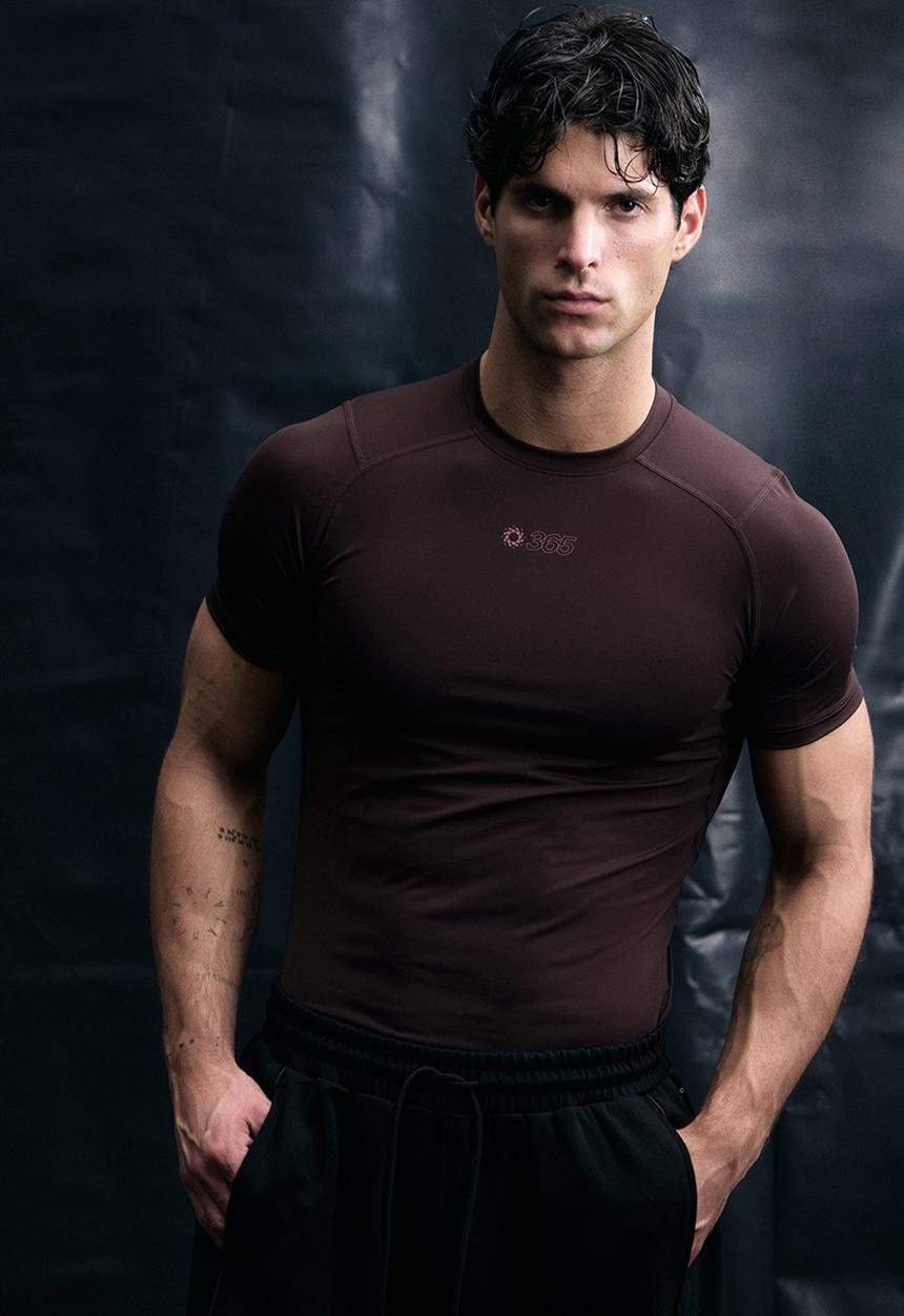 H&M - Compression fit sports T-shirt with drymove - dark brown
