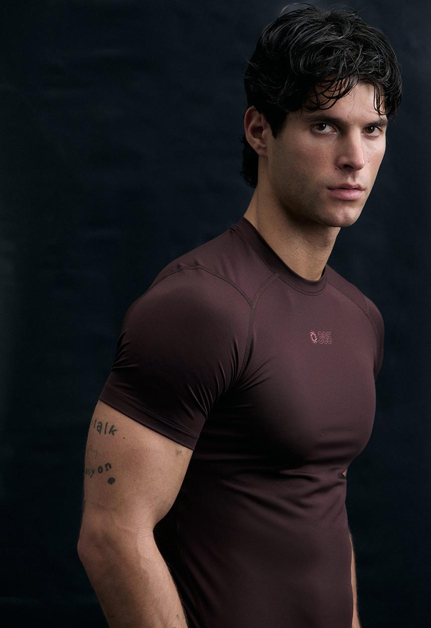 H&M - Compression fit sports T-shirt with drymove - dark brown