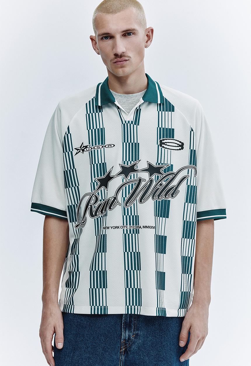 H&M - Loose fit football shirt - white/run wild