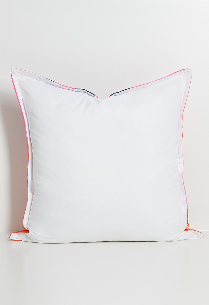 Grey Gardens - Cushion Cover - Pink Leo 
