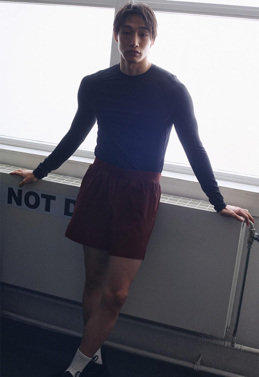 H&M - Mid-length sports shorts with drymove™ - burgundy
