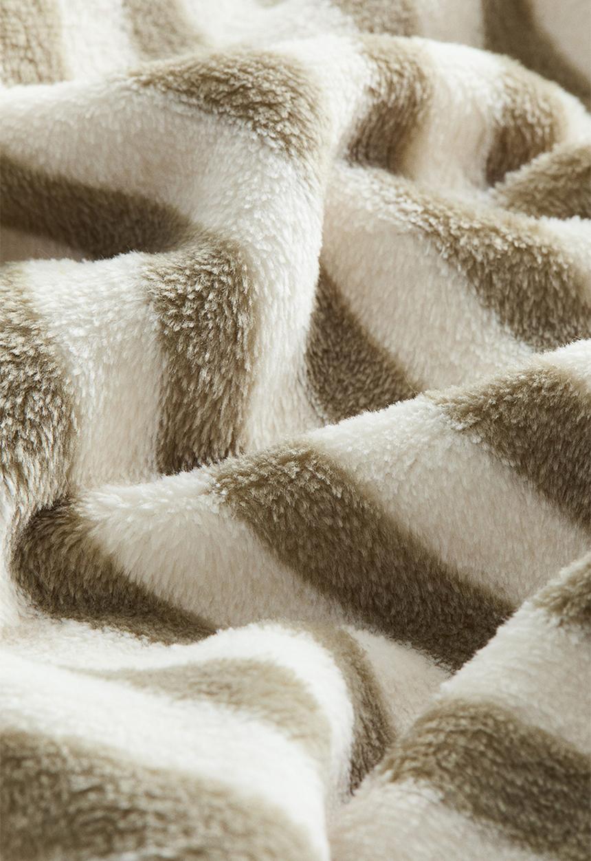 H&M - Striped fleece blanket - khaki green/striped