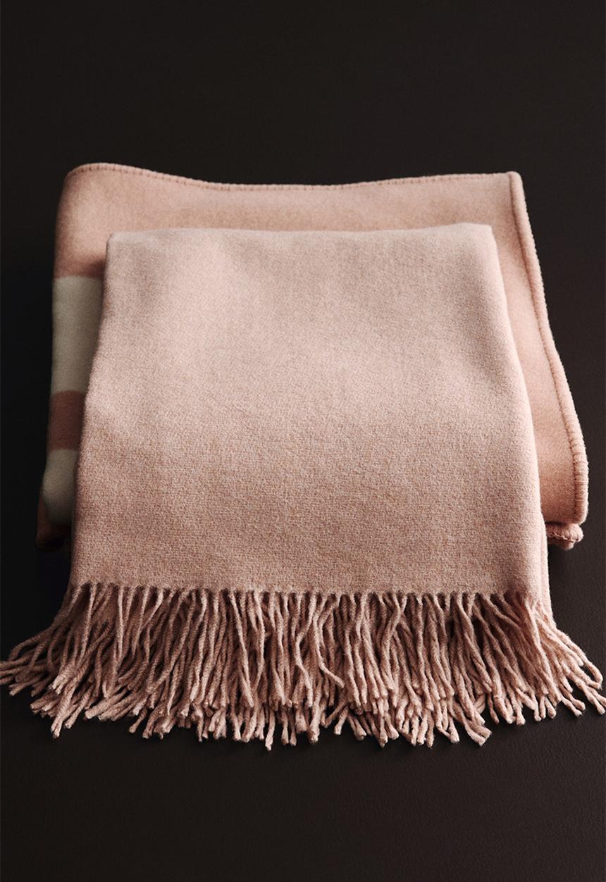 H&M - Fringed wool-blend blanket - pink