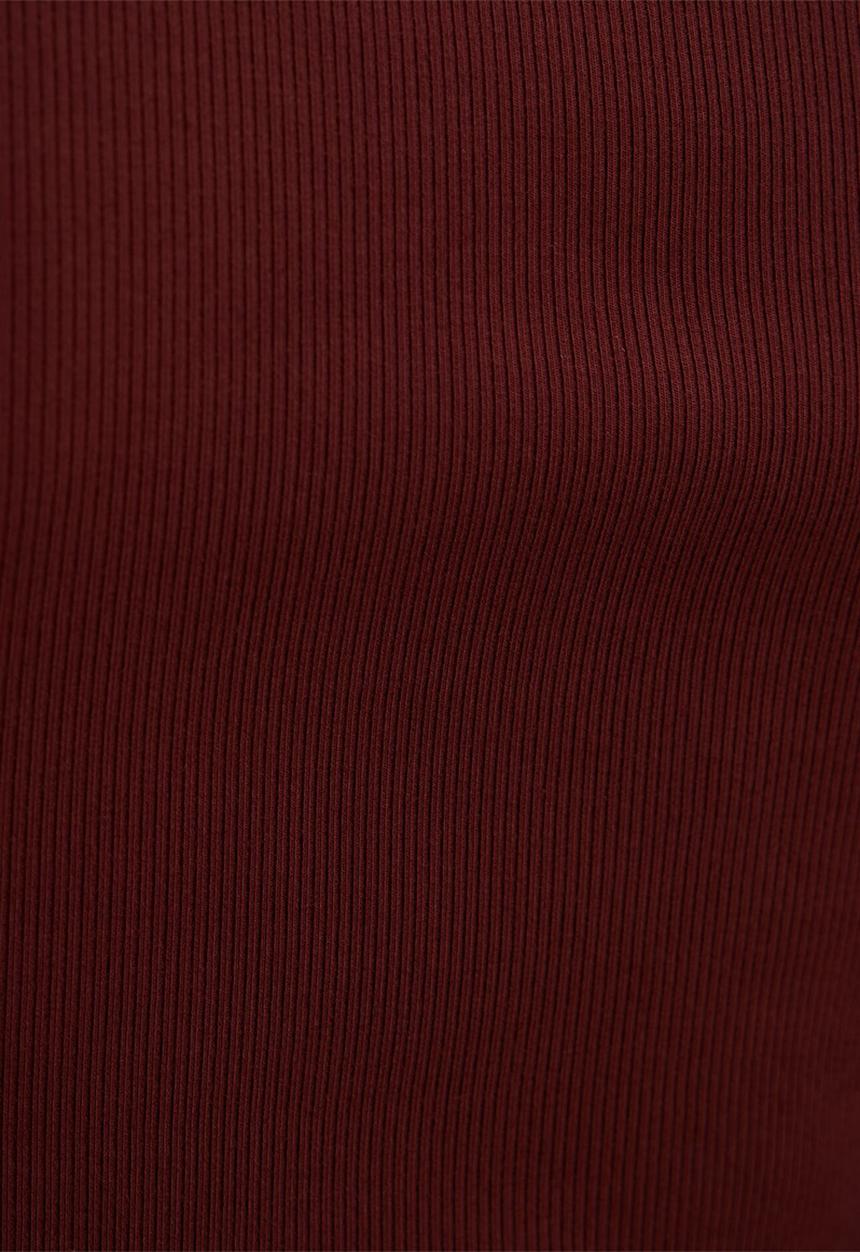 Forever New - Rebecca scallop trim T-shirt in - deep maroon/porcelain