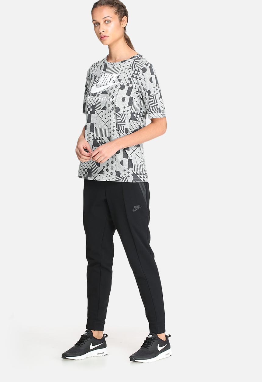 Nike - International signal tee