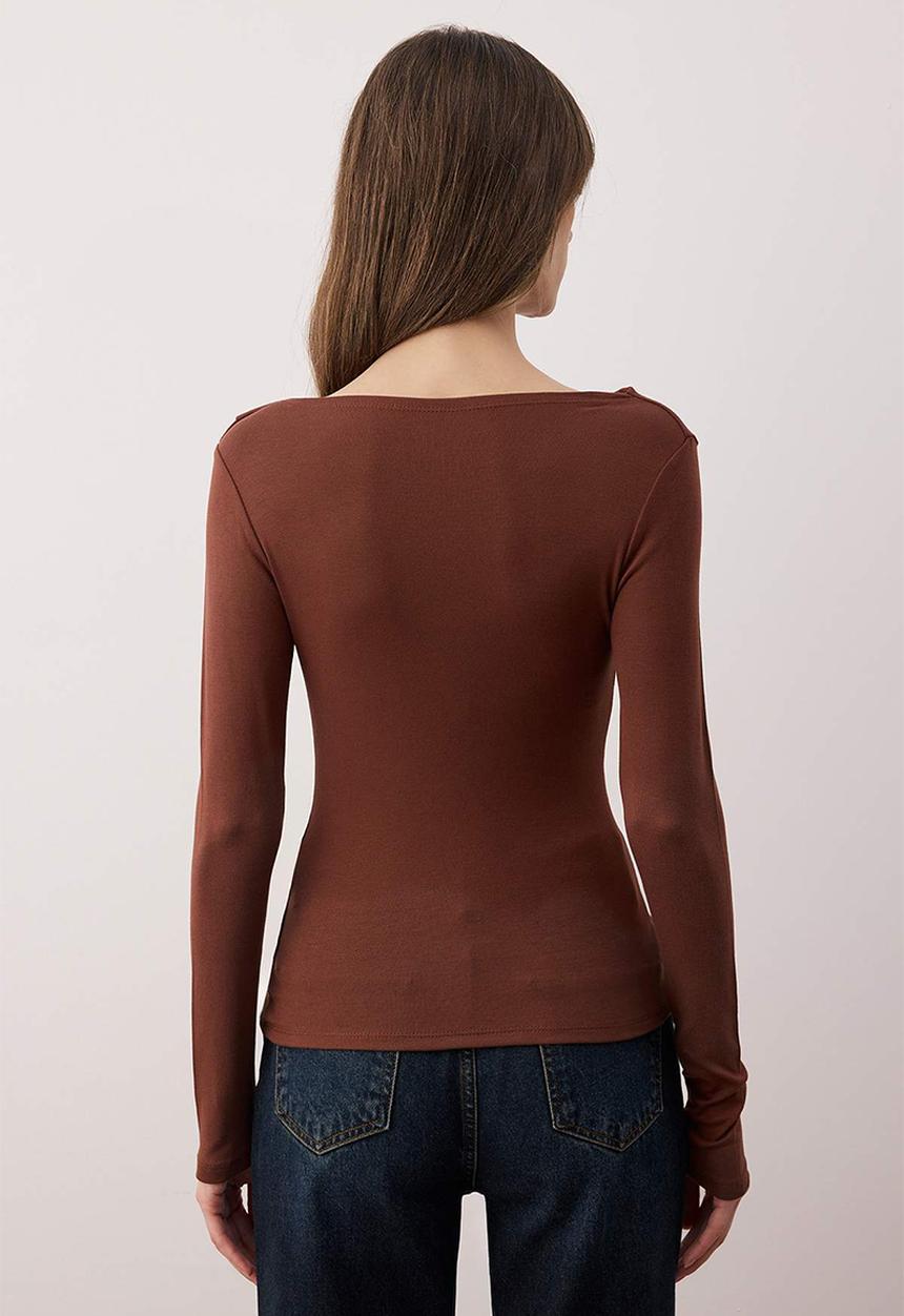 Trendyol - Fitted Bodycon Asymmetric Knitted Blouse - Brown