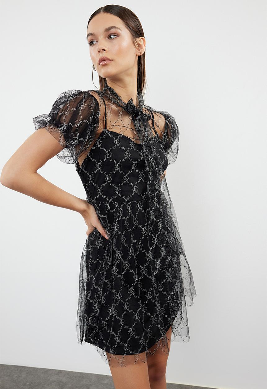 Trendyol - A-Cut Tulle Short Dress - Black