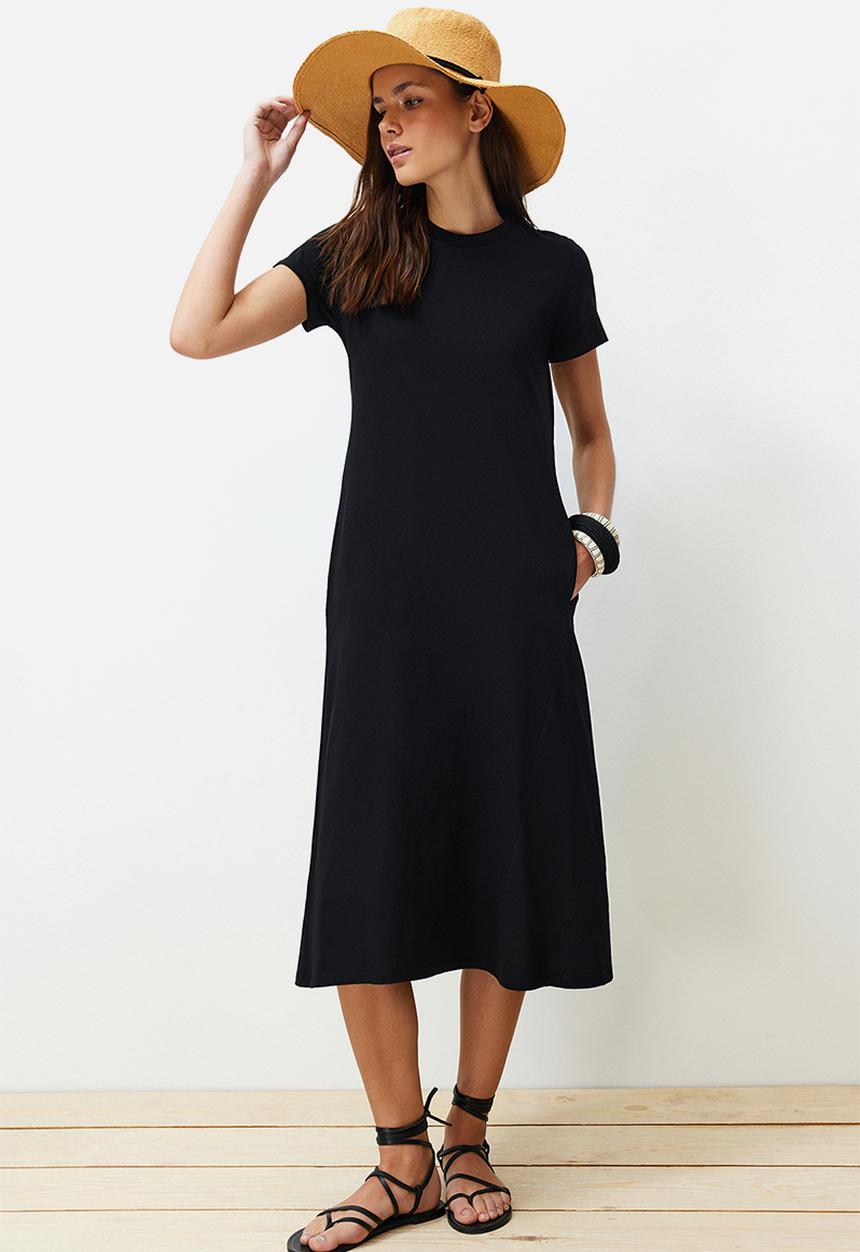 Trendyol - Pocketed  A-Line Knitted Midi Dress - Black