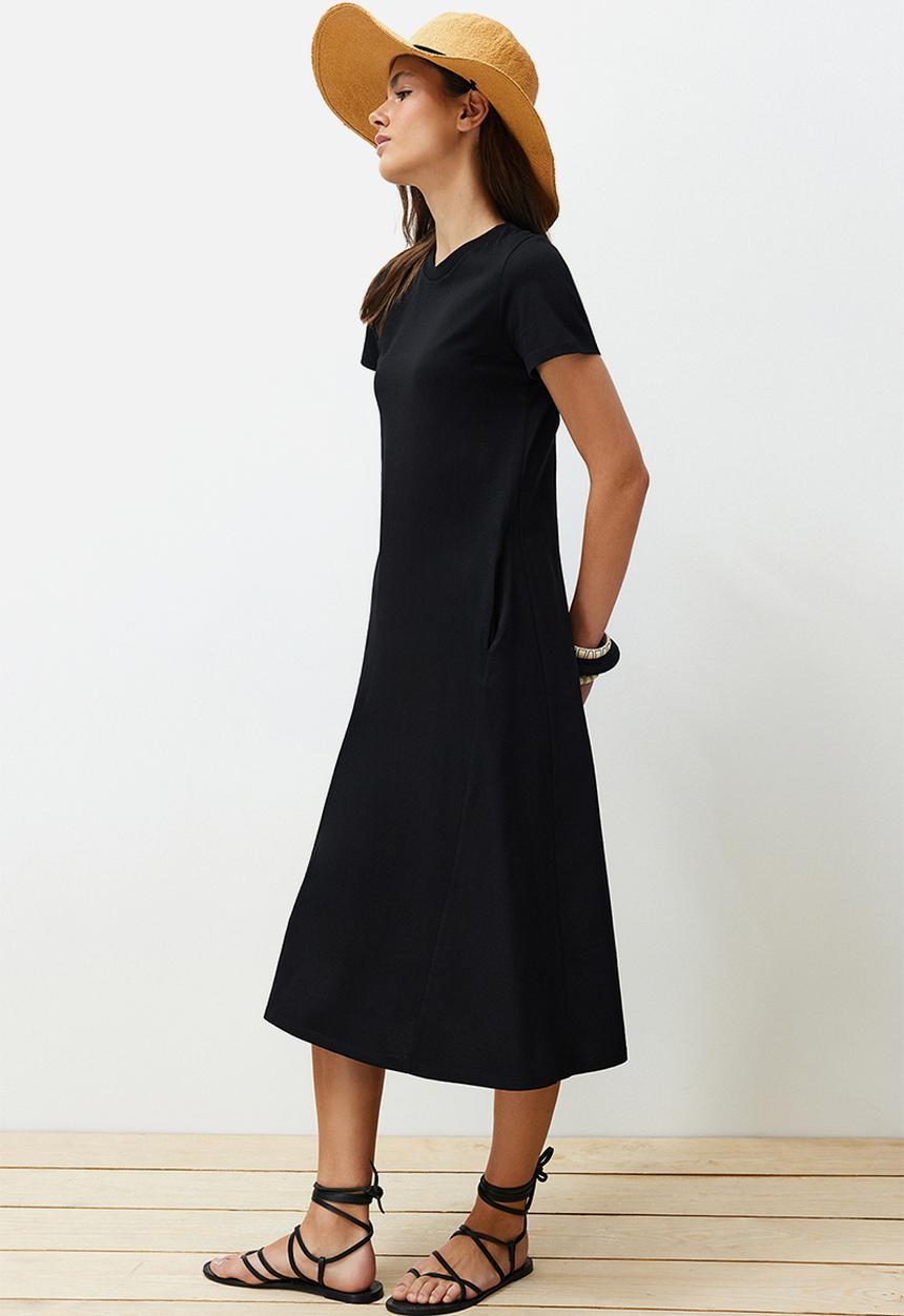 Trendyol - Pocketed  A-Line Knitted Midi Dress - Black