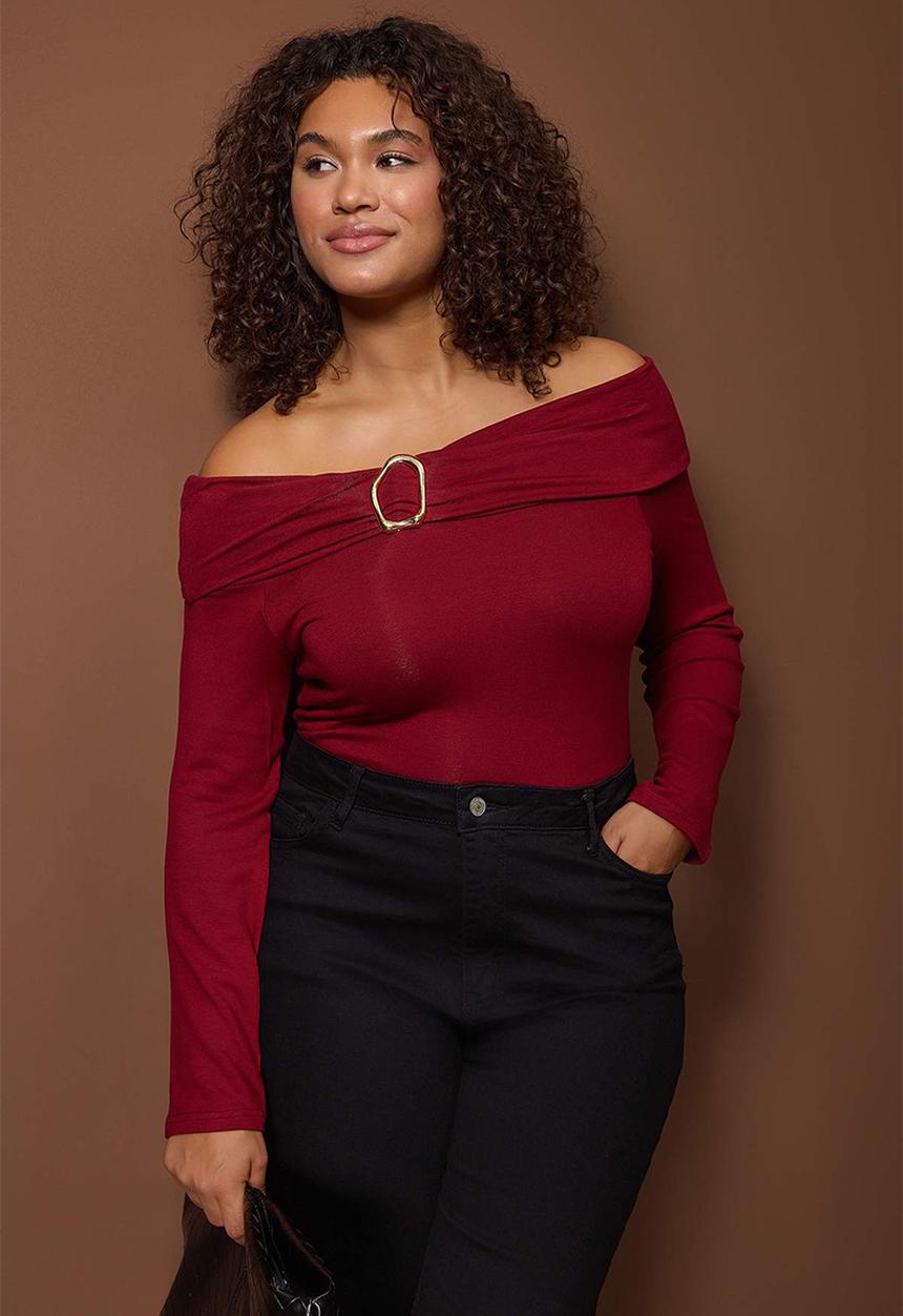 Trendyol - Plus Viscose Soft Fabric Bodycon Carmen Collar Knitted Blouse - Red