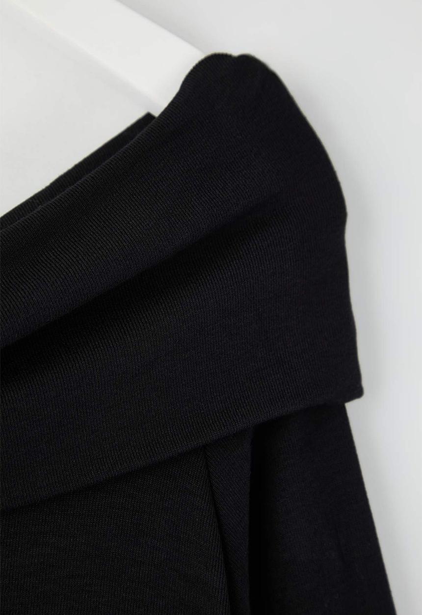 Trendyol - Plus Viscose Soft Fabric Bodycon Carmen Collar Knitted Blouse - Black