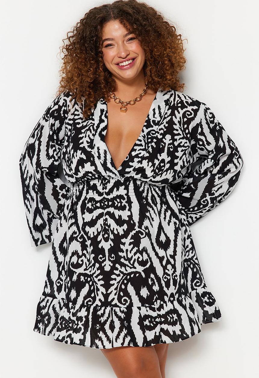 Trendyol - Plus Spanish Sleeve Mini Skater Dress Ethnic Pattern - Black/White