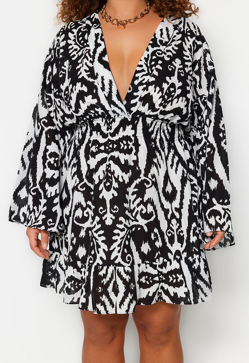 Trendyol - Plus Spanish Sleeve Mini Skater Dress Ethnic Pattern - Black/White