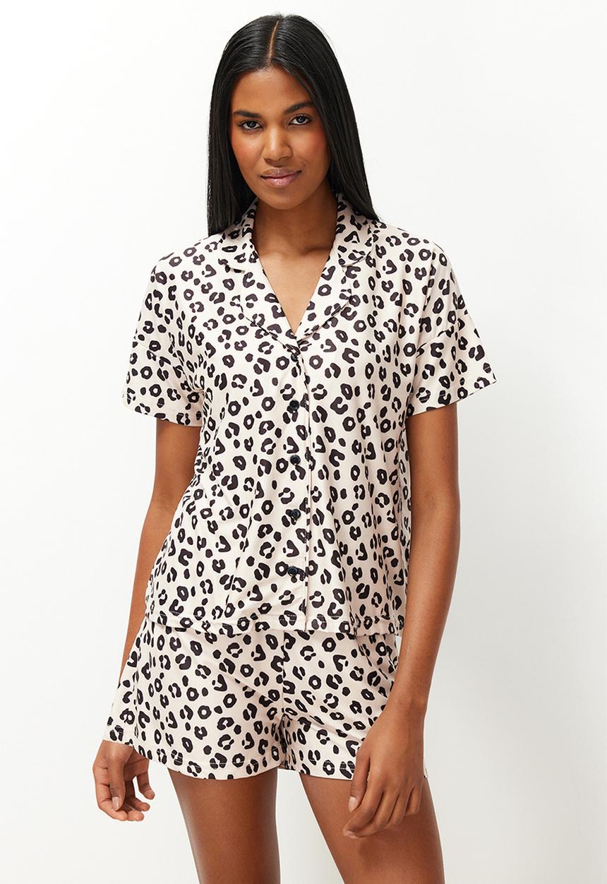 Trendyol - Leopard print knitted pajama set - beige
