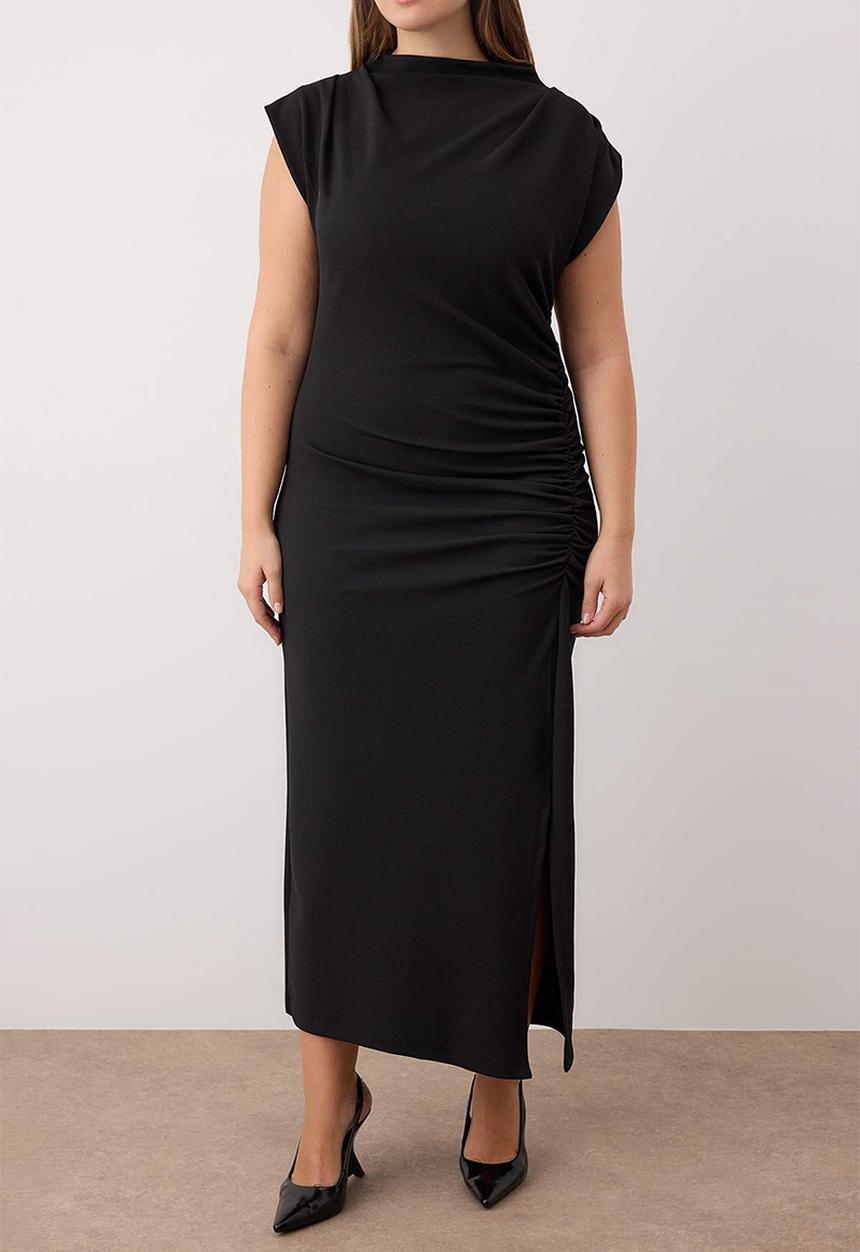 Trendyol - Plus Shirred Detailed Midi Knitted Dress - Black