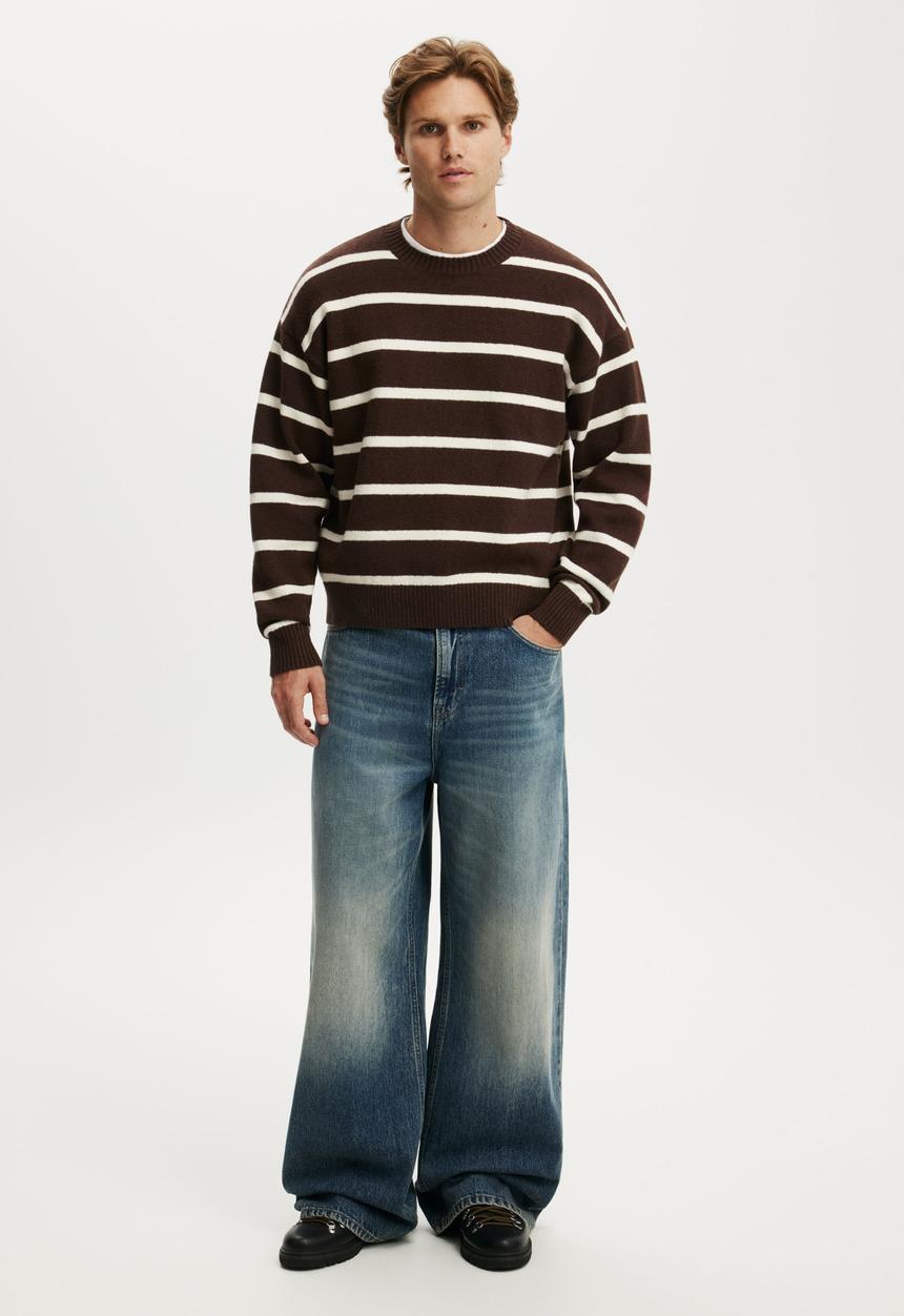 Cotton On - Box fit crew knit - chocolate stripe