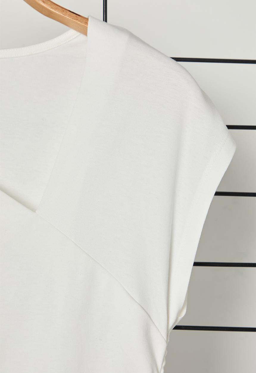 Trendyol - Plus Asymmetrical Neckline Knitted Blouse - Ecru