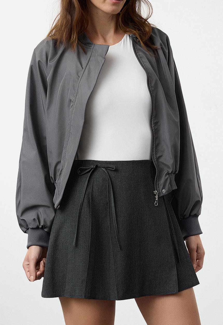Trendyol - Pleated Mini Skirt with Ribbon Detail - Dark Anthracite