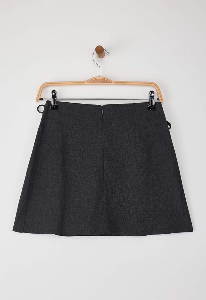 Trendyol - Pleated Mini Skirt with Ribbon Detail - Dark Anthracite