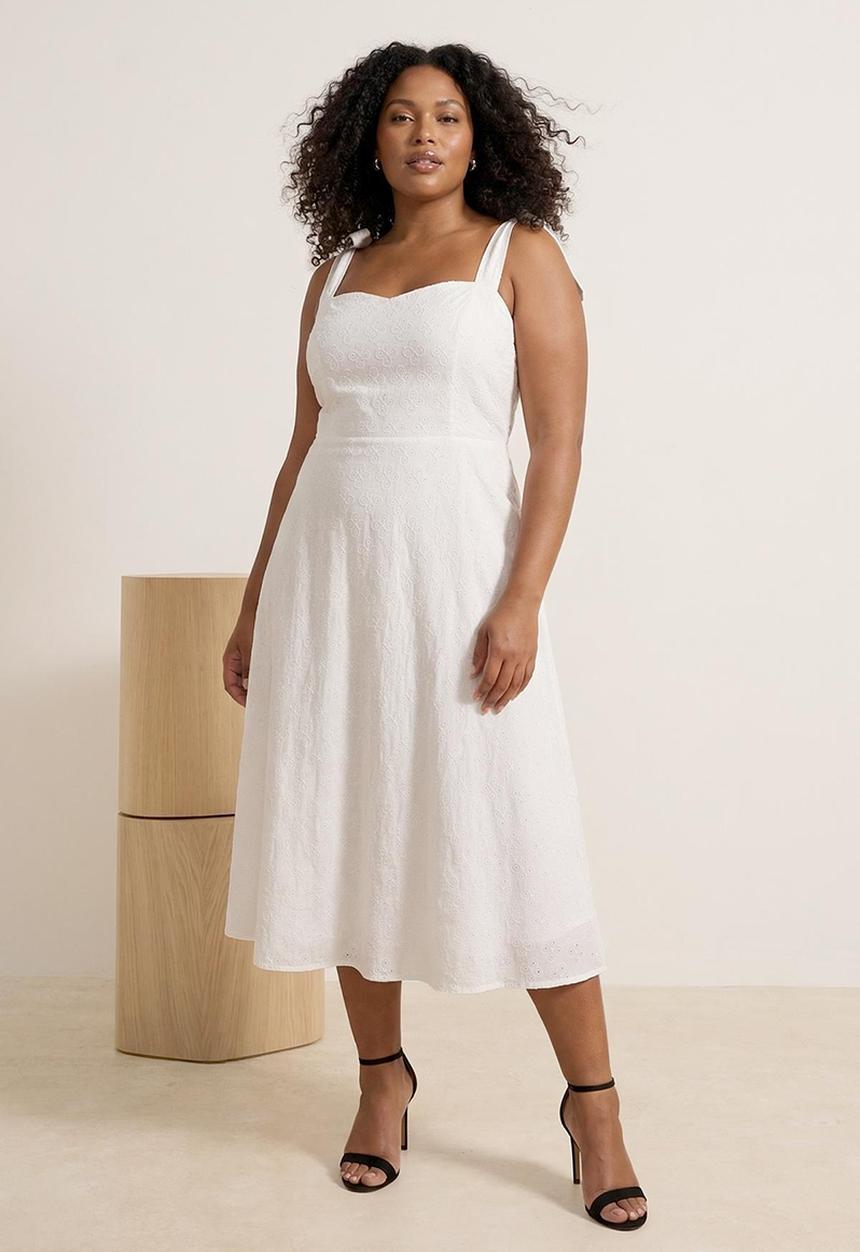 Trendyol - Plus Embroidery Woven Dress - White