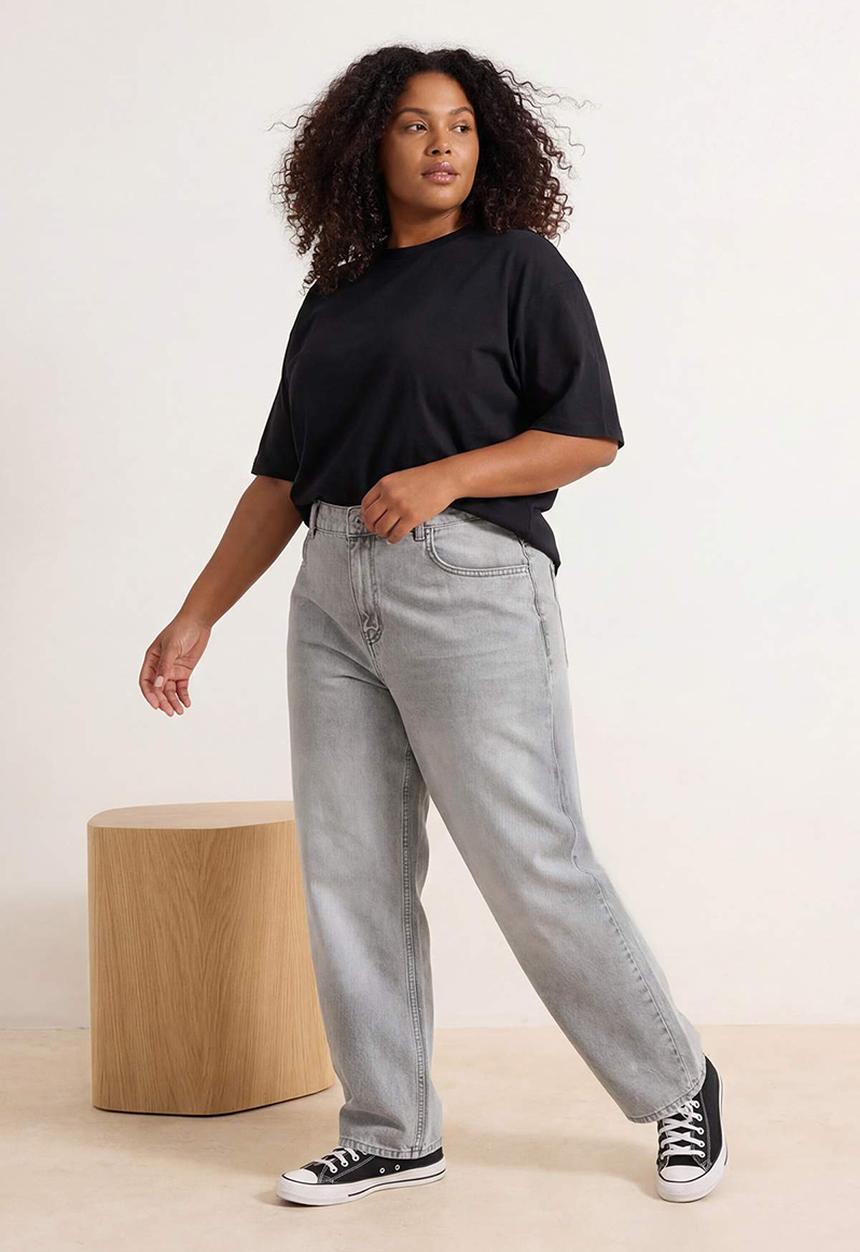 Trendyol - Wardrobe Essentials Barrel Fit 100% Cotton Thin Fabric Plus Size Jeans ? Grey