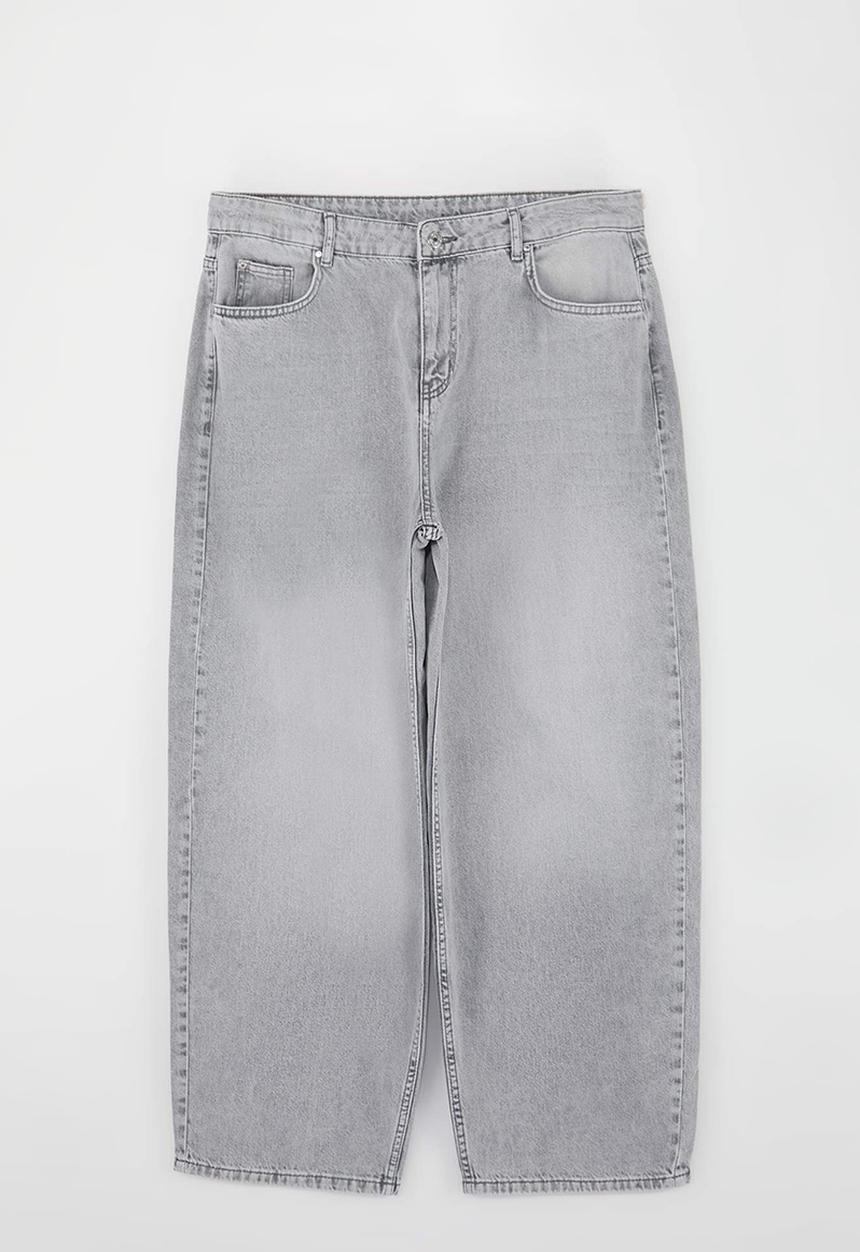 Trendyol - Wardrobe Essentials Barrel Fit 100% Cotton Thin Fabric Plus Size Jeans ? Grey