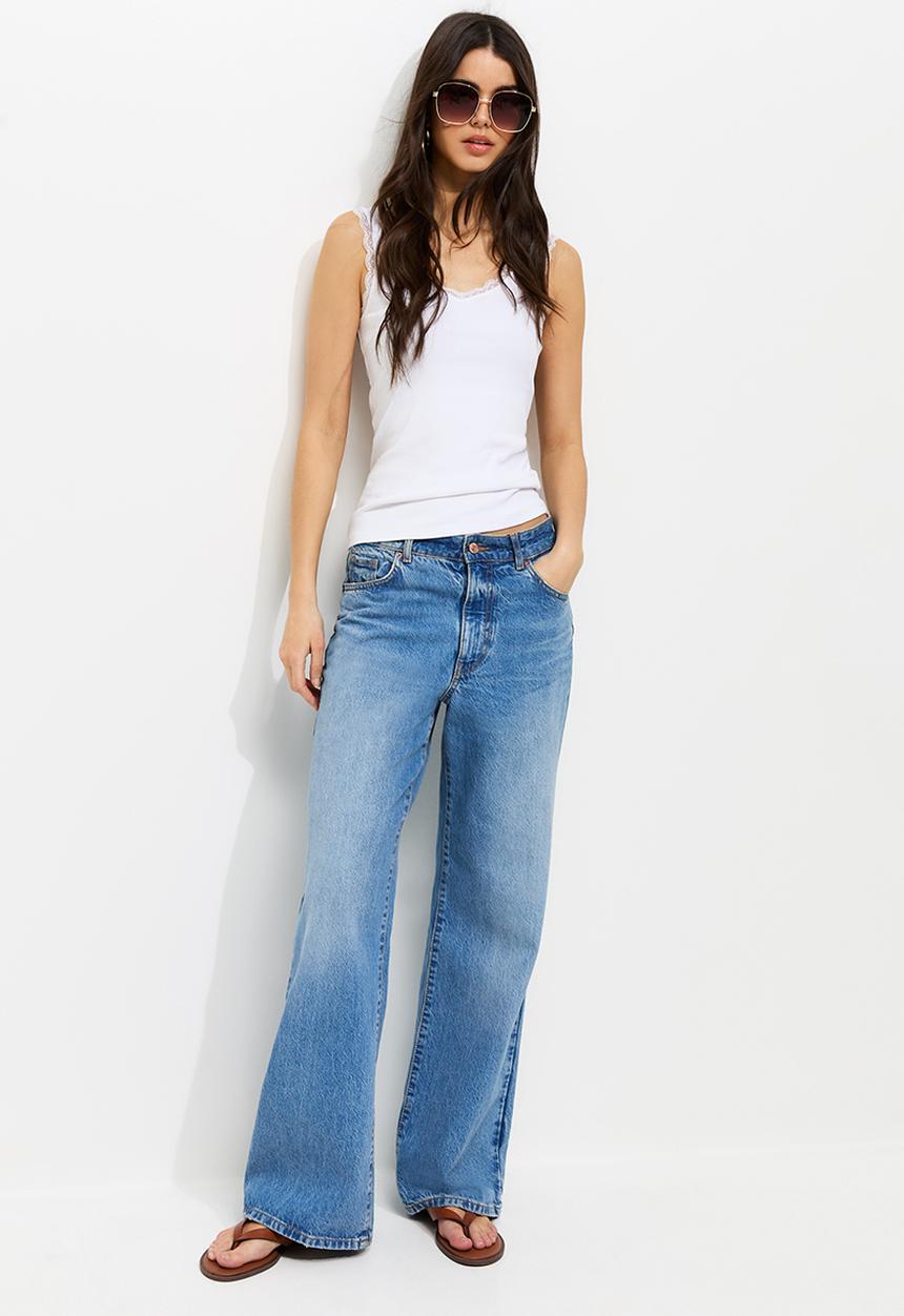New Look - Vde lace trim vest - white