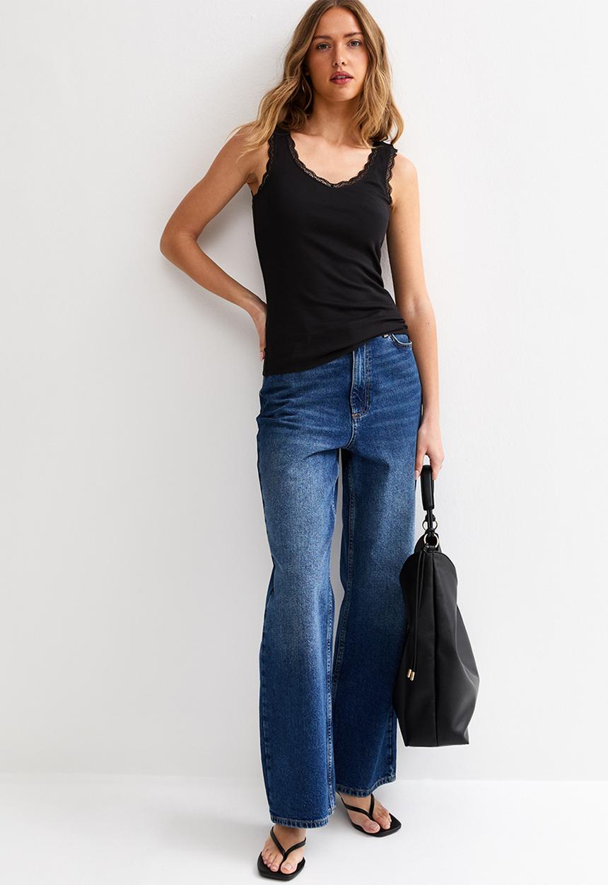 New Look - Vde lace trim vest - black