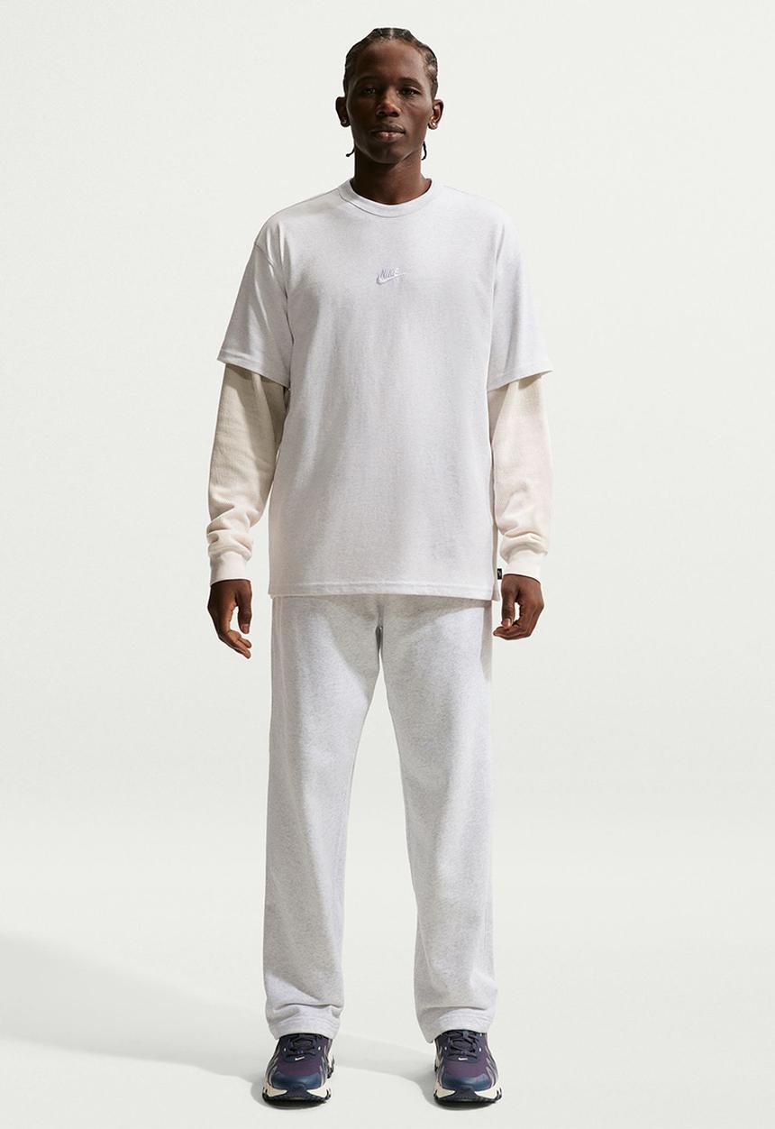 Nike - NSW Premium Essentials Sust T-Shirt - Lt Grey