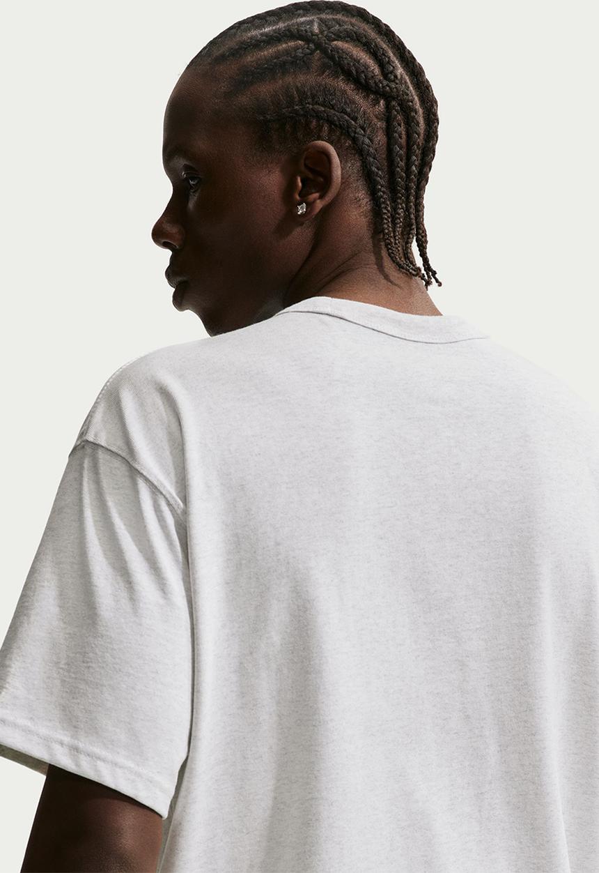 Nike - NSW Premium Essentials Sust T-Shirt - Lt Grey