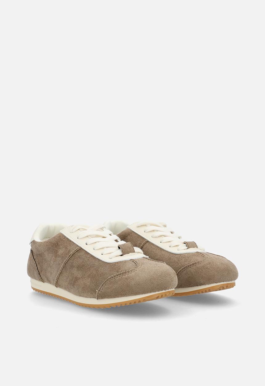 Pop Candy - Retro-style suedette sneakers - mocha/white