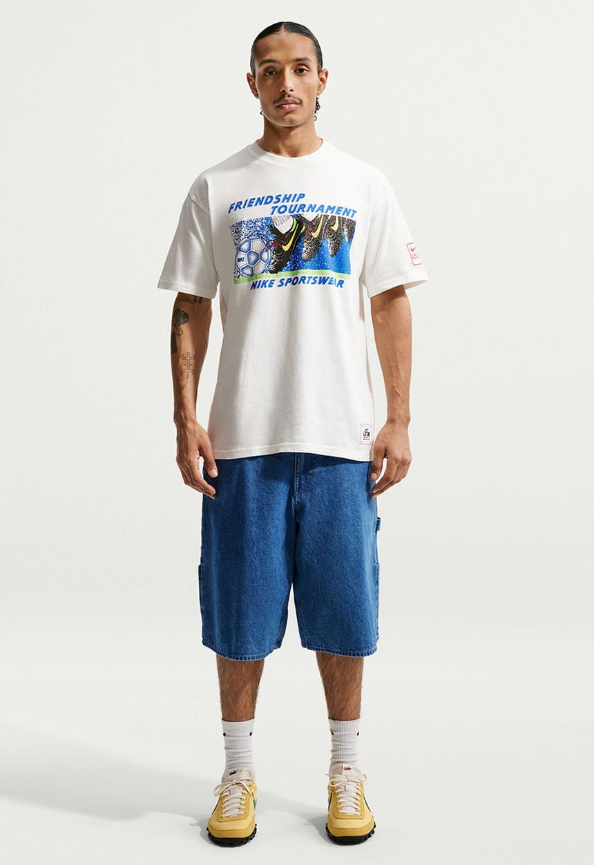 Nike - NSW Celebrate Football Tee - Cream