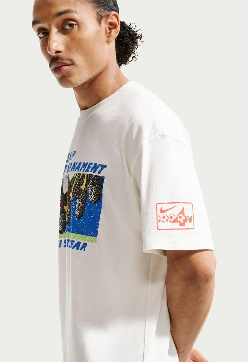 Nike - NSW Celebrate Football Tee - Cream