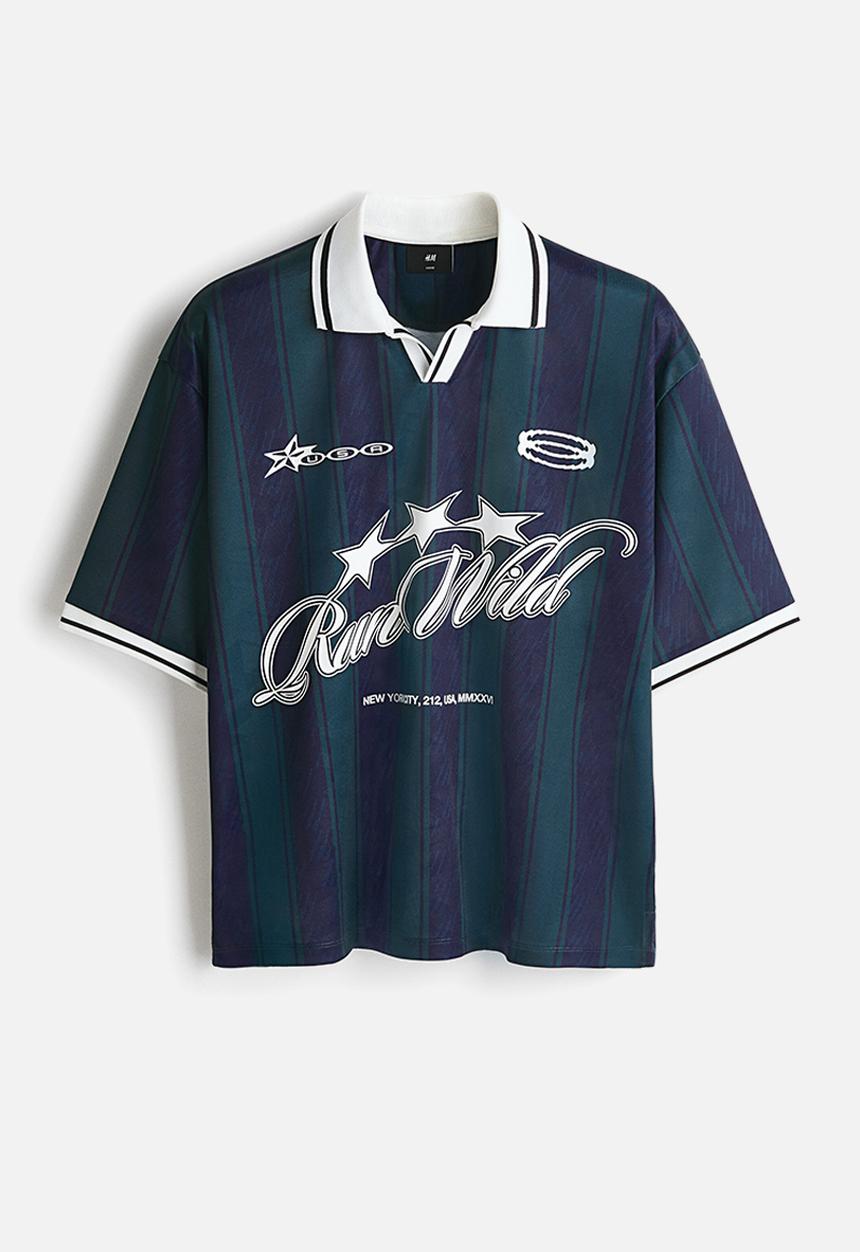 H&M - Loose fit football shirt - dark blue/run wild