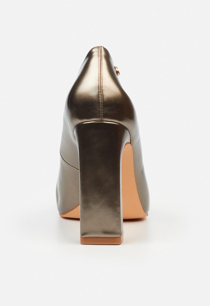 Miss Black - Nala 3 court - bronze