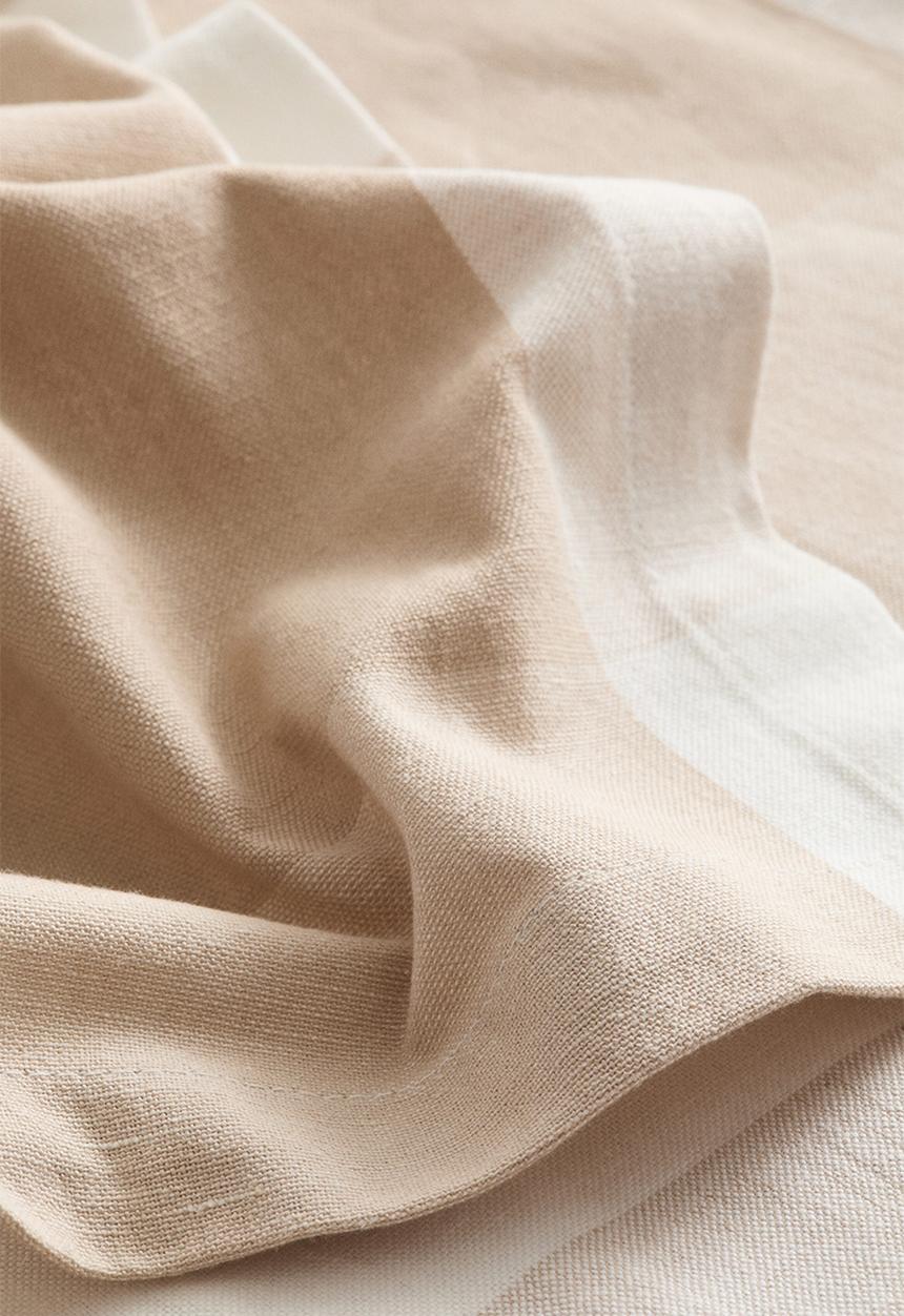 H&M - Linen-blend tablecloth - beige/gingham check