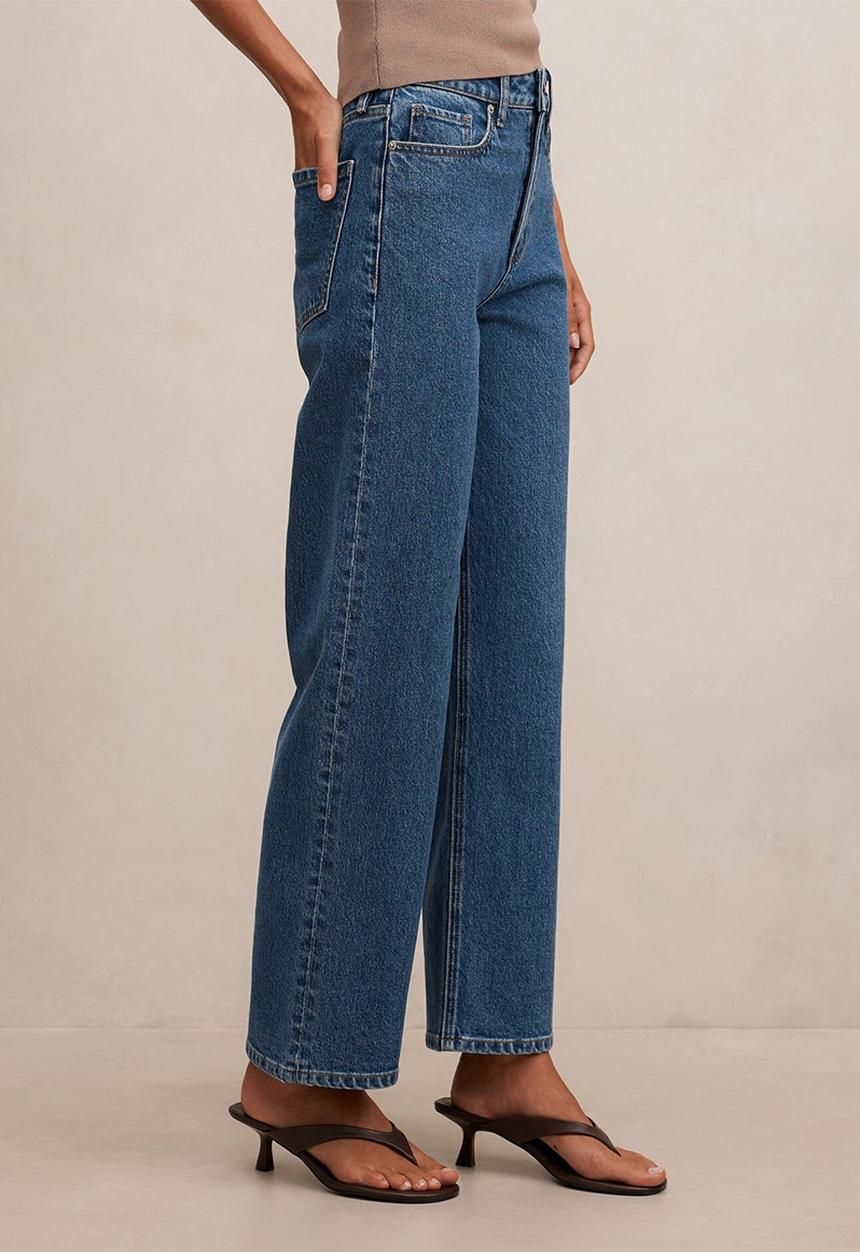 Forever New - Nicki Mid-Rise Straight Jeans in Mid Wash