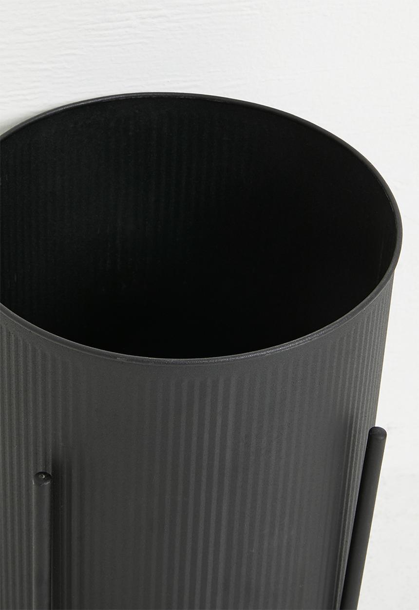 H&S - Sup metal planter set of 2 - Black