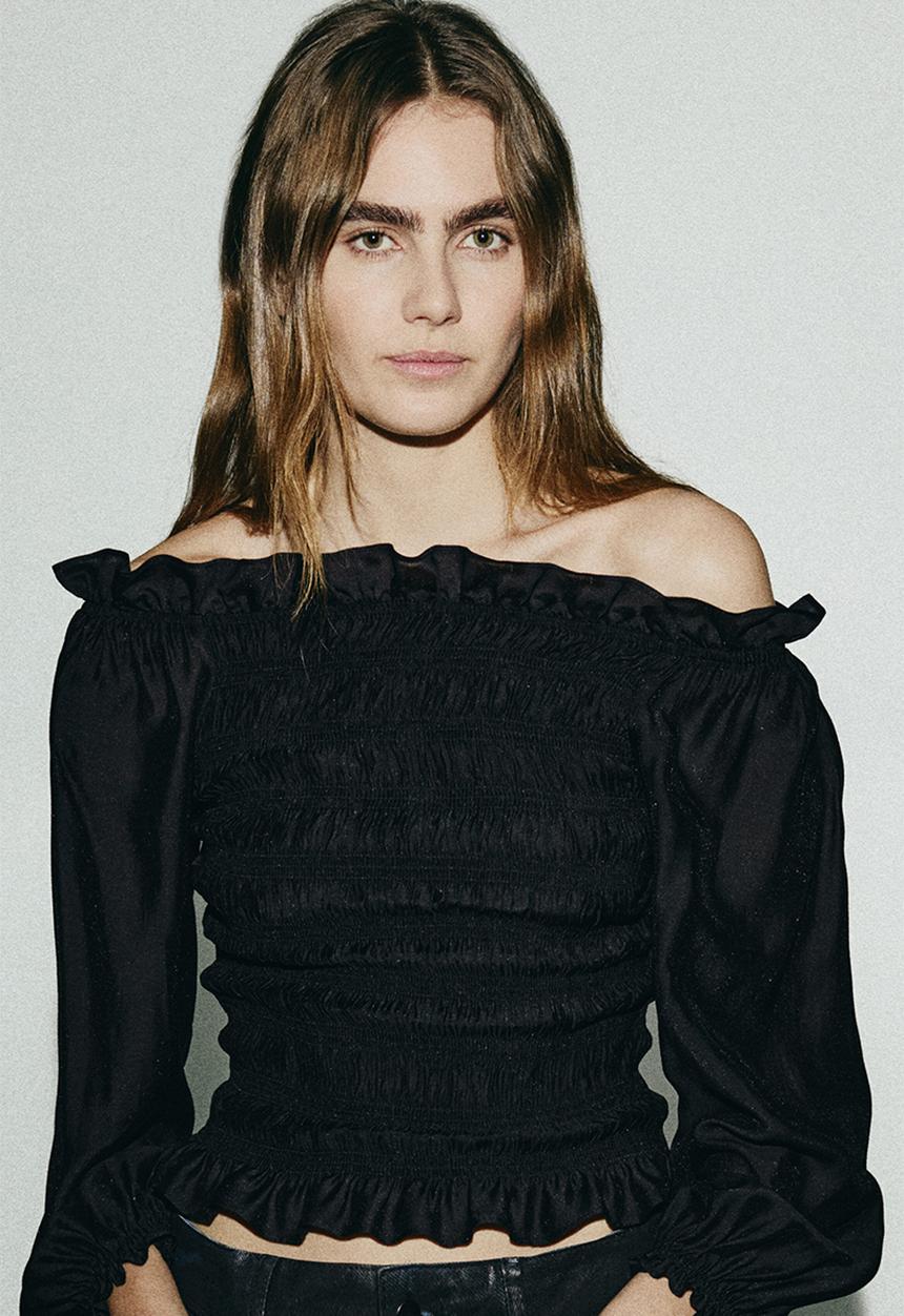 H&M - Smocked off-the shoulder blouse - black