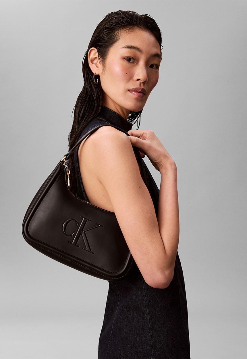 Calvin Klein - Bold ck small shoulder bag - black