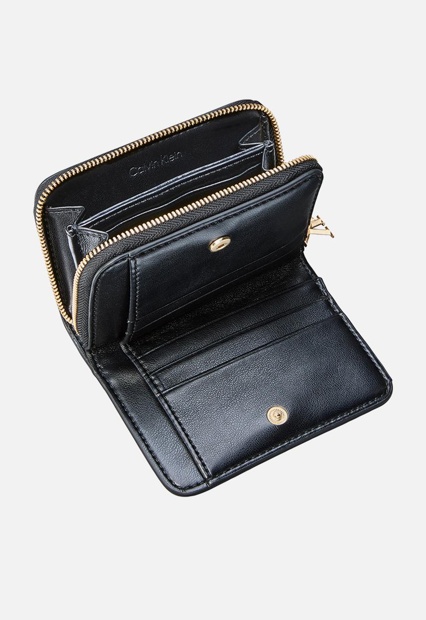 Calvin Klein - Ck medium flap zip around - black